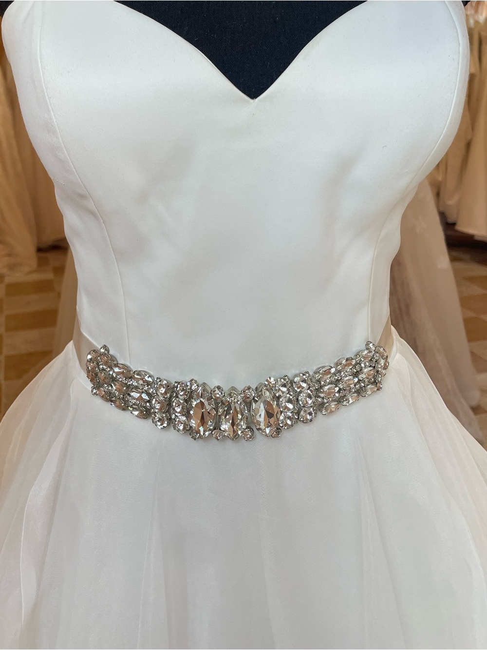 Ana Sash - Picture 2 of 4